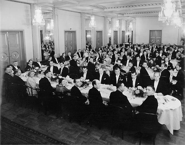 Swedish Grace, vägglampett, Sverige 1920-30-tal, från Restaurang Hasselbacken, Stockholm.