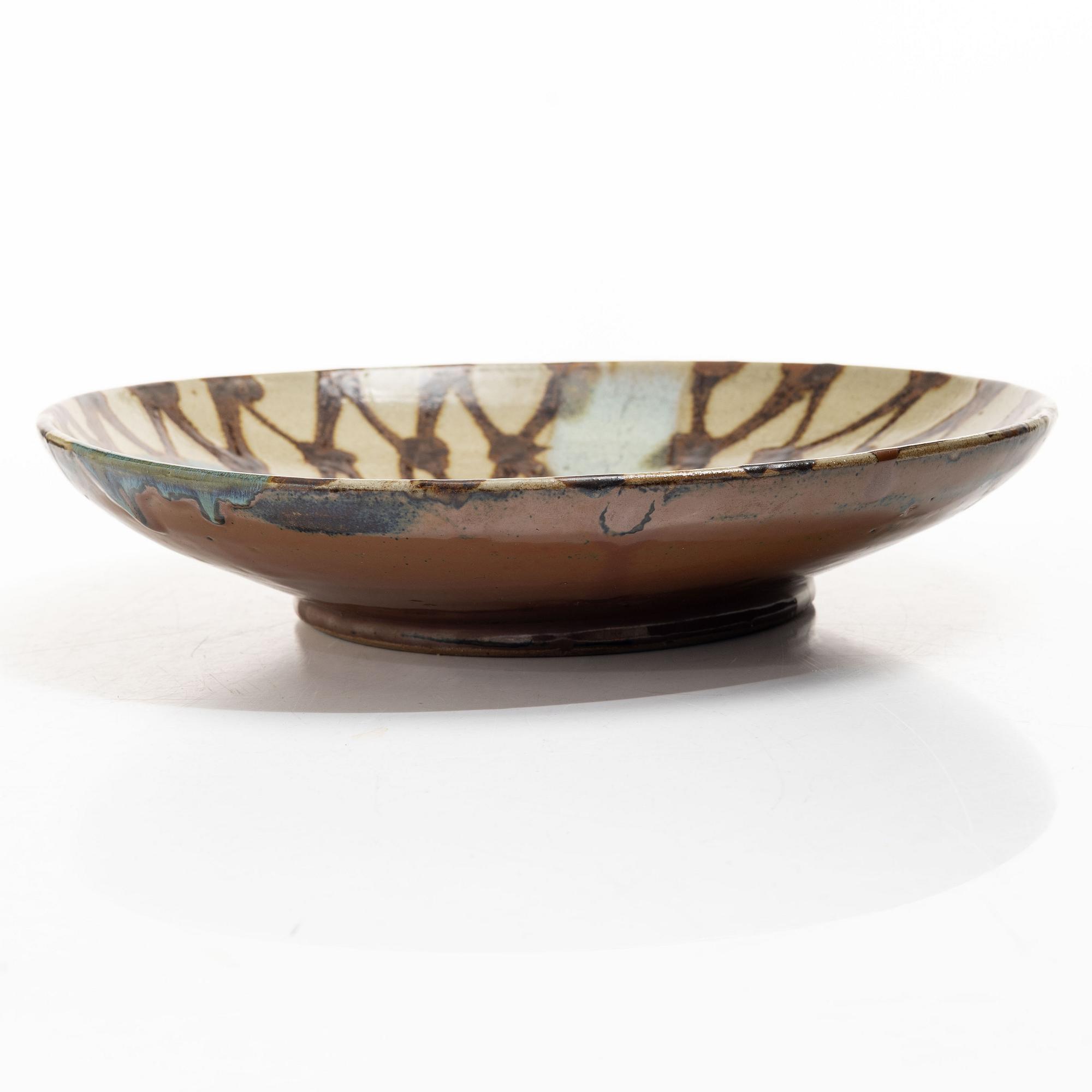 Shoji Hamada, attributed to, A stoneware bowl dish, Japan, 1960s.