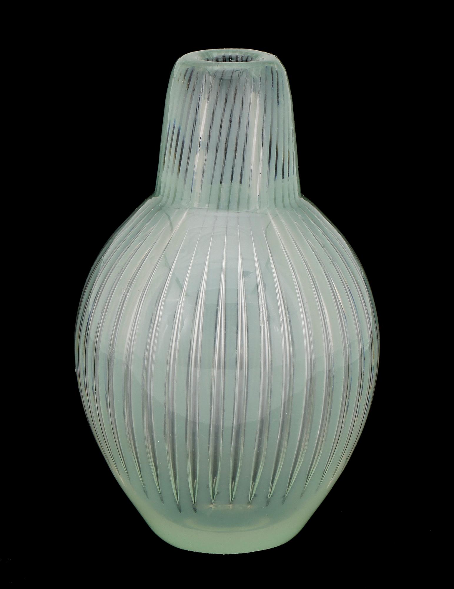 VAS, glas, Edvin Öhrström, Orrefors, sign.