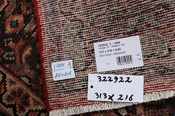 A carpet, Persian, vintage Design, c. 313 x 216 cm.