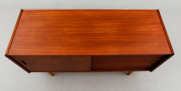 SIDEBOARD, "Trio", Nils Jonsson, Troeds, 1900-talets andra hälft.