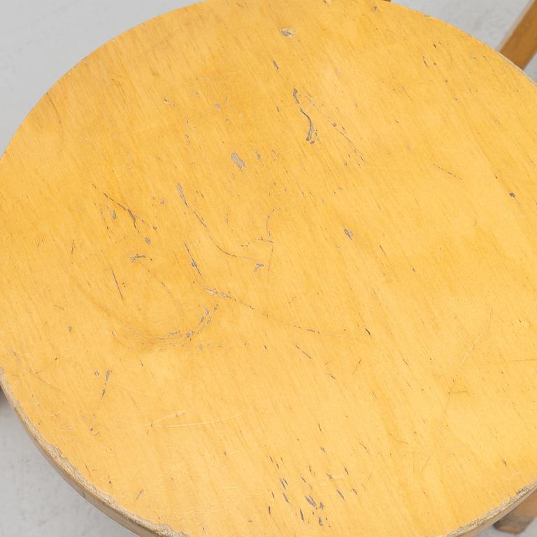 Alvar Aalto, stolar, 4 st, modell 69, Artek, Finland, 1900-talets andra hälft.