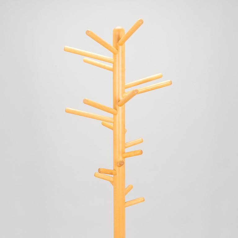 Anna-Maija Jaatinen, vaatenaulakko, "Clothes Tree", Artek. Malli muotoiltu 1964.