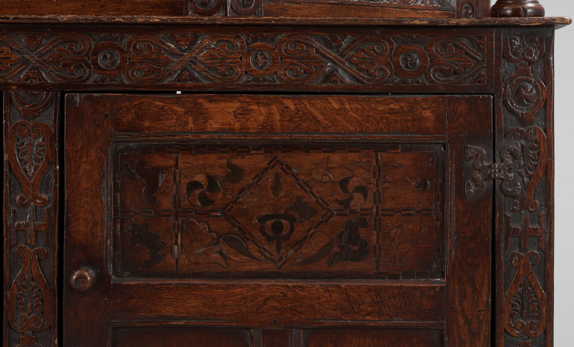 STOLPSKÄNK. England, 1600-tal.