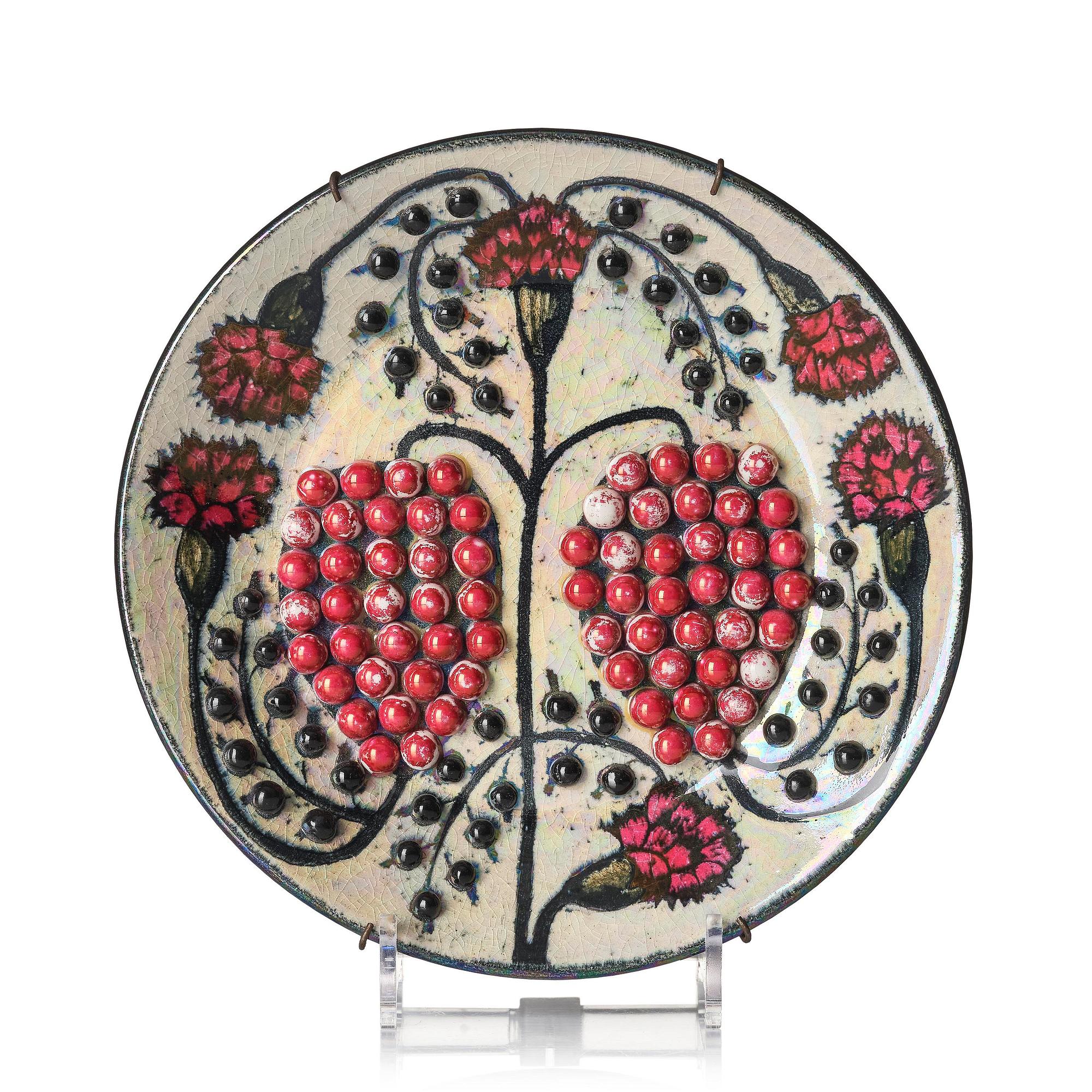 Birger Kaipiainen, a stoneware dish, Arabia, Finland 1970s.