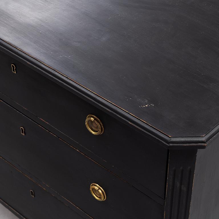 A painted chest of drawers, early 20th Century.