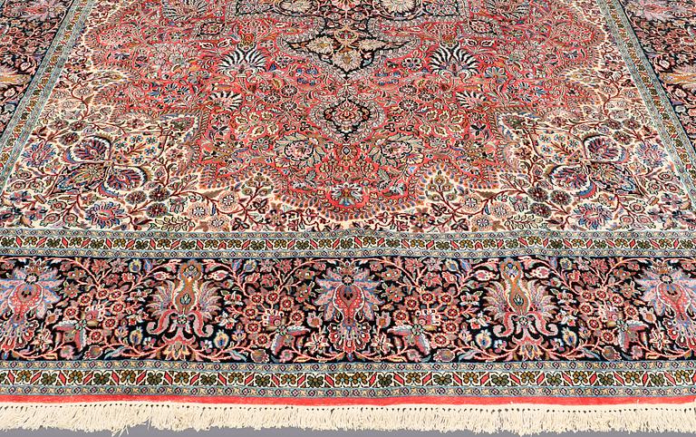 MATTA, Kashmir silke, ca 442 x 306 cm.