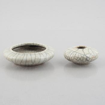 A Chinese ge glazed stoneware brush washer, a vase and two bowls, early 20th century.