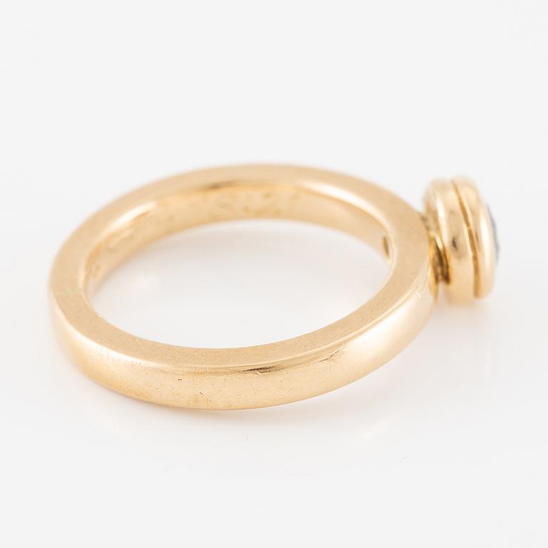 Ring, solitaire ring, Schalins, 18K gold with a brilliant-cut diamond.
