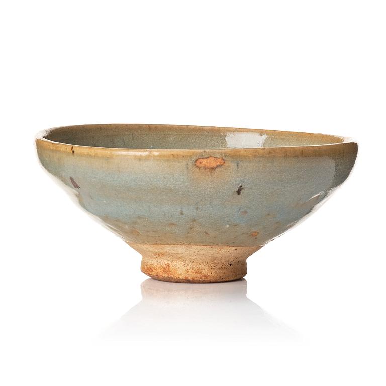 A jun glazed bowl, Yuan/Ming dynasty.