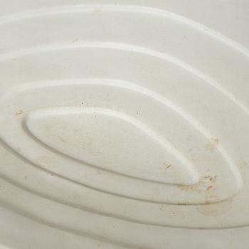 Stina Lindholm, concrete dish, Skulpturfabriken, Sweden.
