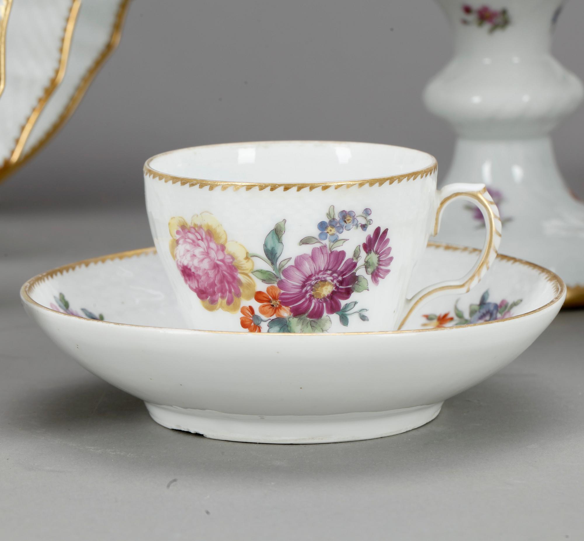 MATSERVIS, porslin, 45 delar, "Saxisk blomst", Royal Copenhagen.