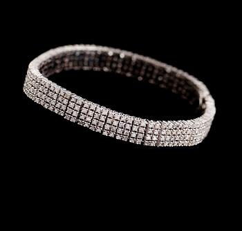 ARMBAND, 14 k guld, diamanter tot ca 3.60 ct.