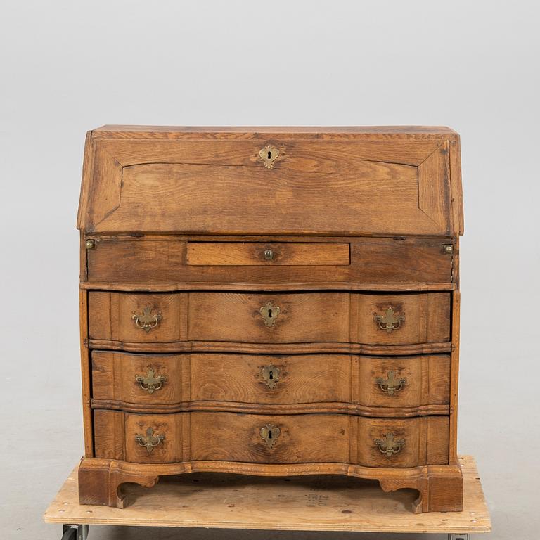 Writing bureau, late Baroque, mid-18th century.