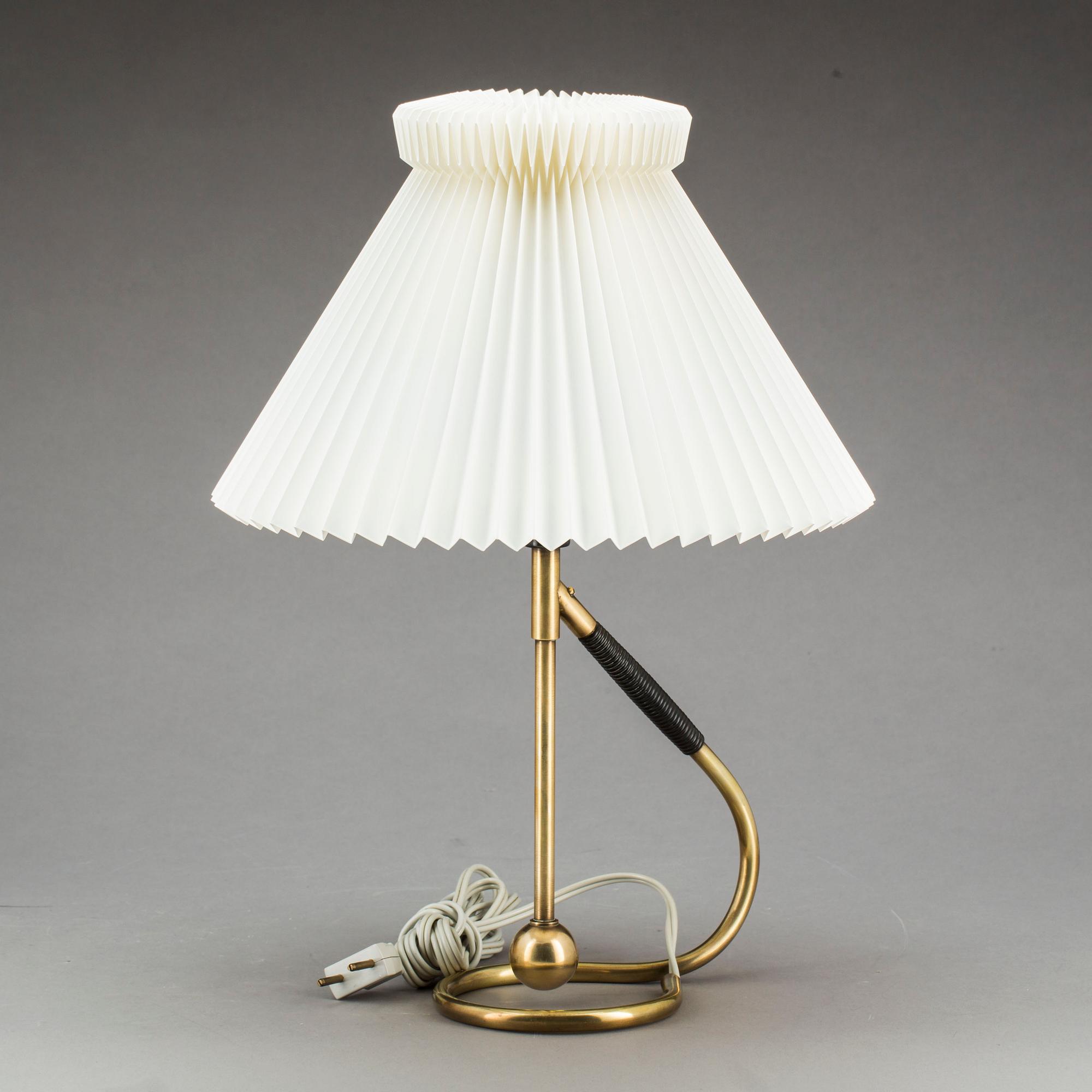 BORDSLAMPA/VÄGGLAMPA, "306", Le Klint, Danmark.