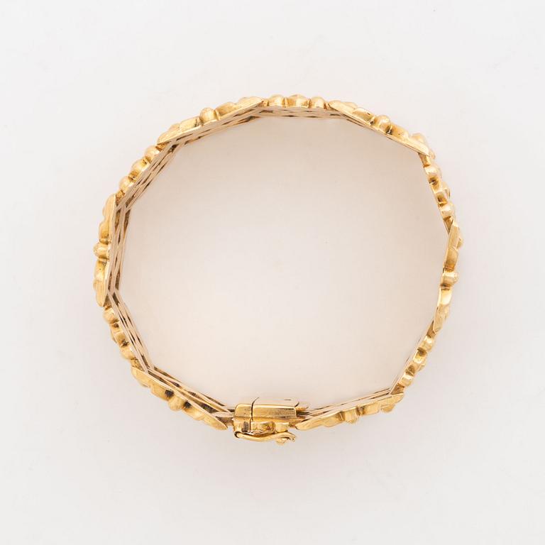 18K gold bracelet, Vicenza, Italy.