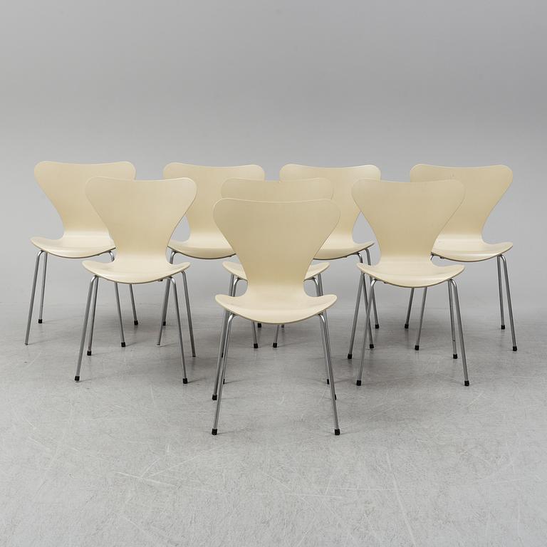 Eight 'Serie 7' chairs by Aerne Jacobsen for Fritz Hansen. Dated 2002.