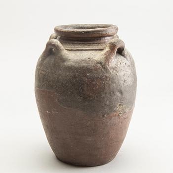 A South East Asian jar, 15th/16th Century.