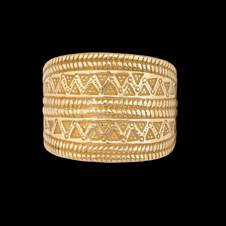 RING, 18K guld, svenska stämplar, 1978. Vikt ca 16 g.