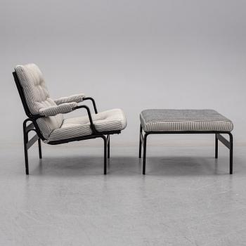 Bruno Mathsson, fåtölj med fotpall, "Ingrid", DUX. Jubileumsutgåva 2007. Plakettmärkta.