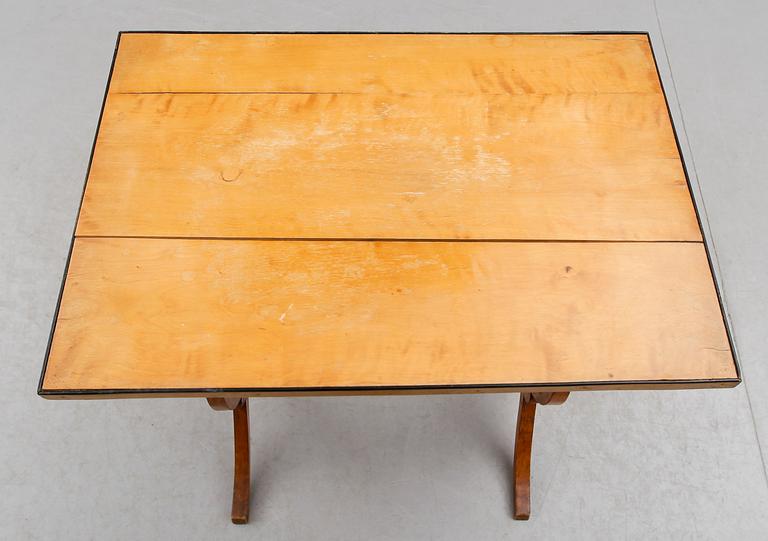 BORD, Karl-Johan, 1800-talets mitt.