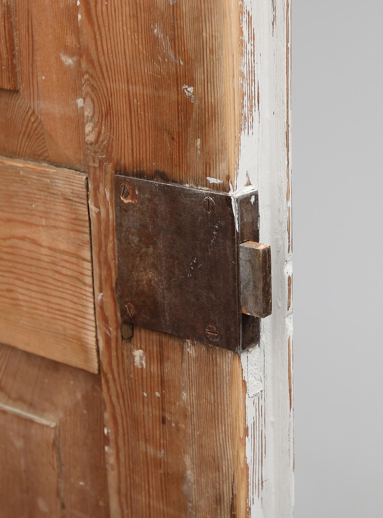 KLÄDSKÅP, 1800-talets mitt.