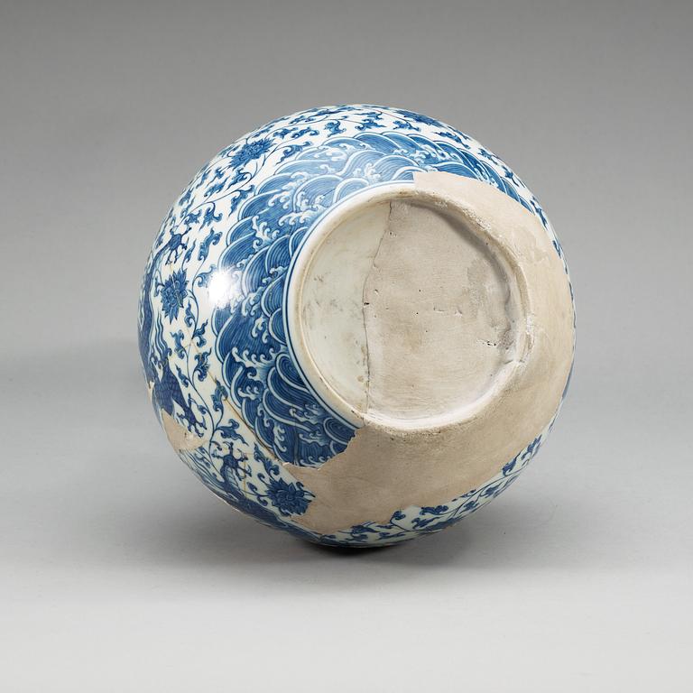 A blue and white tall-necked Bottle, Ming dynasty, Chenghua (1465-87).