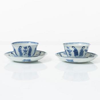 Koppar med fat, 2 stycken samt koppar, 2 stycken. porslin Kina 1700/1800-tal.