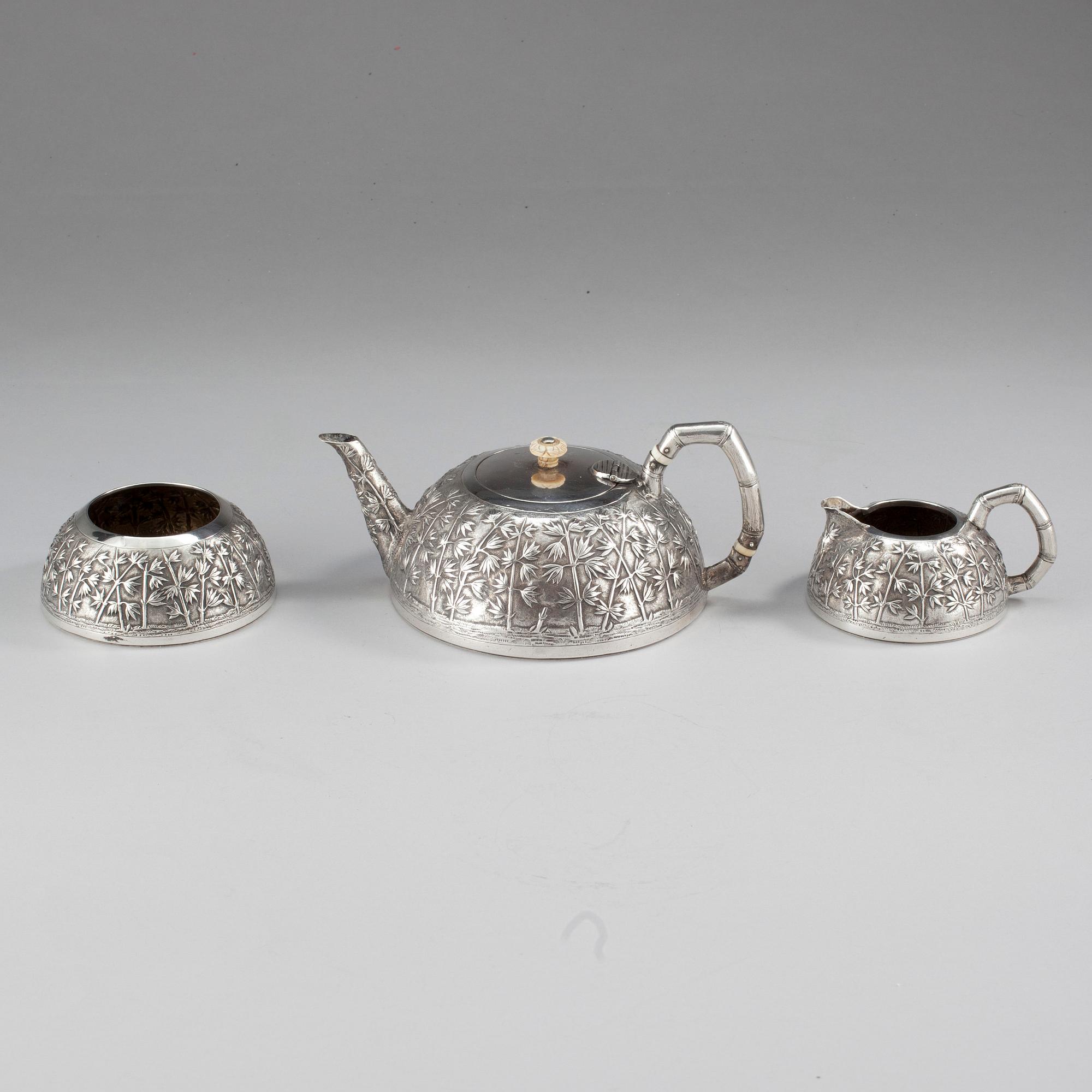 TESERVIS, 3 delar, silver, Grish Chunder Dutt, Bhovanipore, Calcutta, Indien. Vikt 888 g.