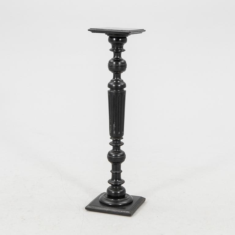 Pedestal, first half of the 20th century.