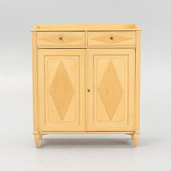 Skänk, Gustaviansk stil, 1900-talets första hälft.