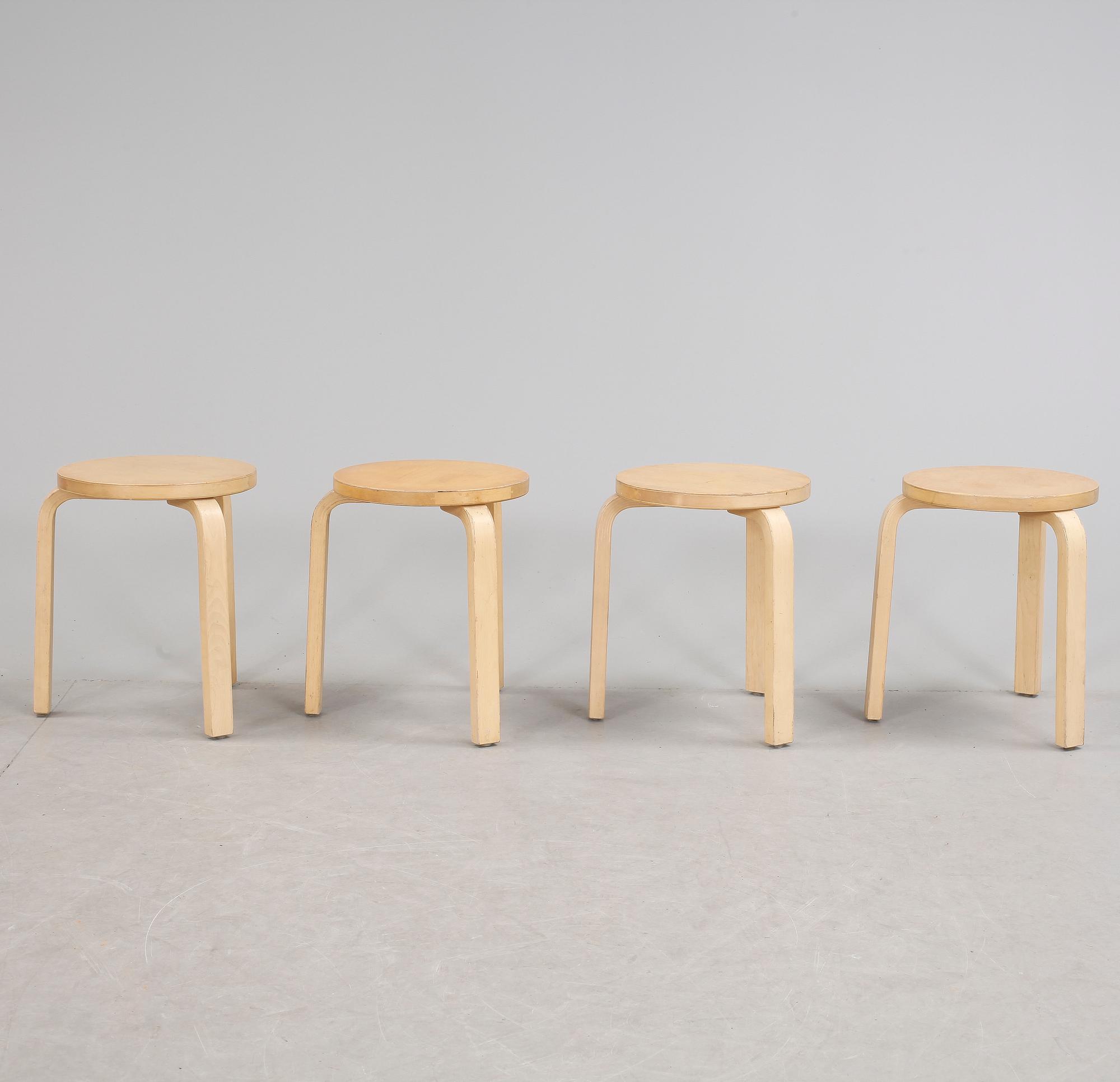 PALLAR, 4 st, modell "60", Alvar Aalto, formgiven 1933.