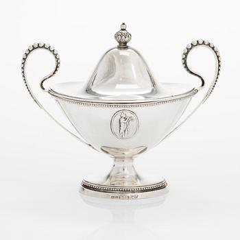 A Gustavian silver sugar bowl, maker's mark of Petter Törnqvist, Hämeenlinna, Finland 1789.