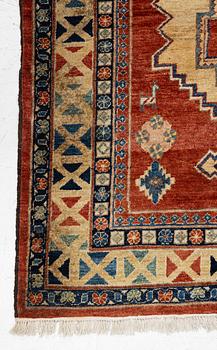 Matta, orientalisk, ca 290 x 204 cm.