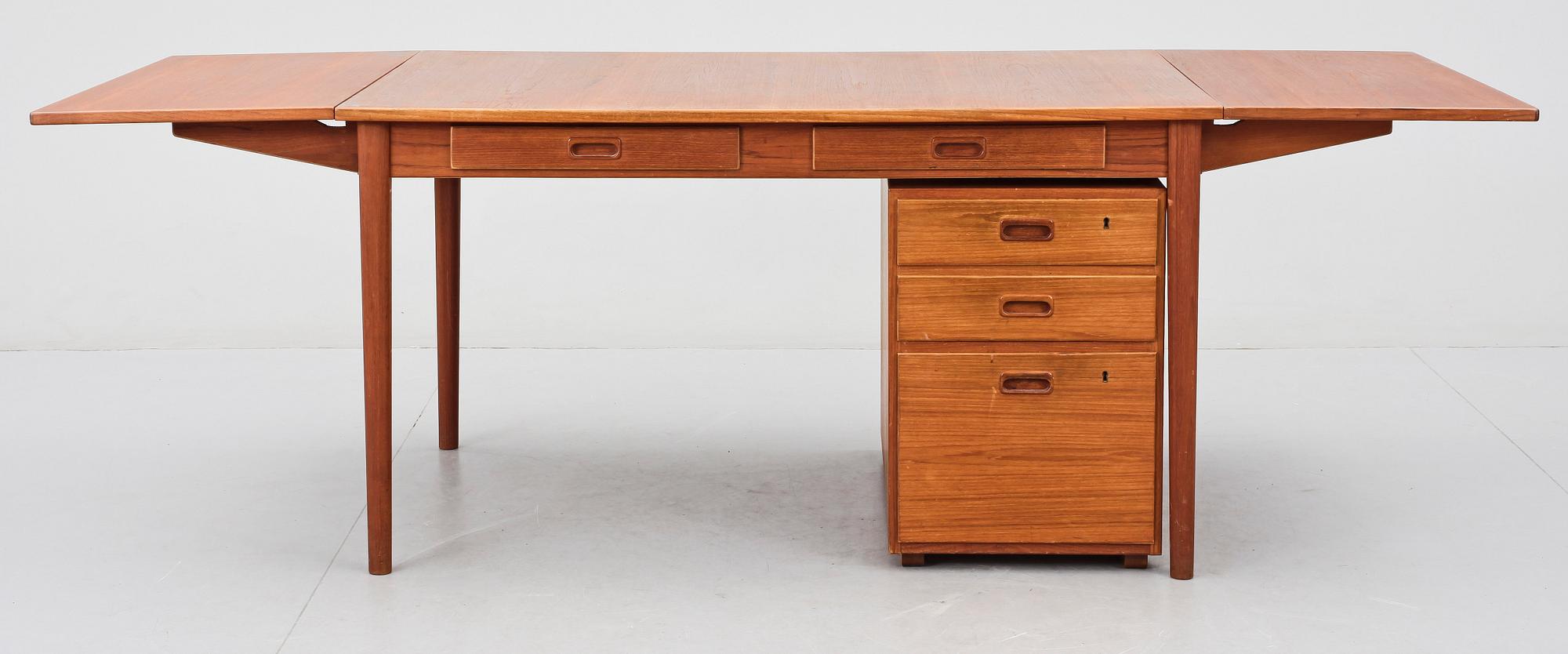 SKRIVBORD, märkt TROEDS Design Nils Jonsson för Bra Bohag, 1950-60-tal.