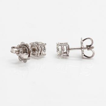 Örhängen, 18K vitguld, diamanter ca 1.04 ct tot. Med HDR Antwerp certifikat.