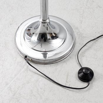 Golvlampa, samtida tillverkning.