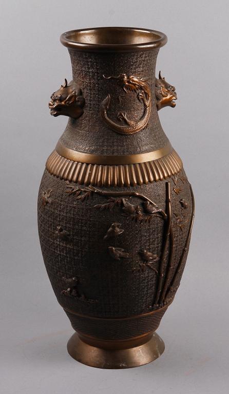 GOLVURNA, metall. Orientalisk.