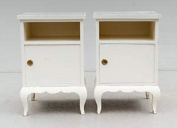 SÄNGBORD, 1 par, 1900-talets första hälft.