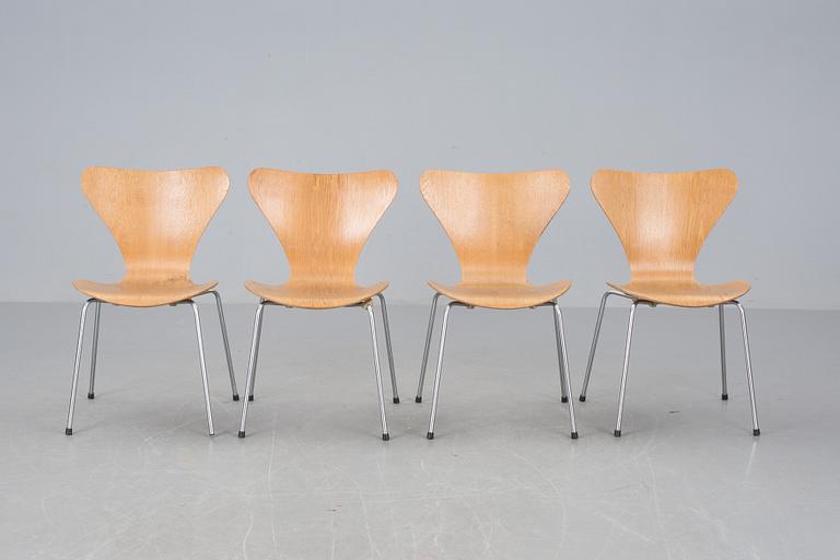 STOLAR, 4 st, "Sjuan", Arne Jacobsen för Fritz Hansen.