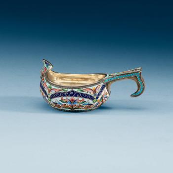 916. A Russian early 20th century silver and enamel kovsh, unidentified makersmark, Moscow 1899-1908.
