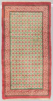 MATTO, a semi-antique/old Baotou, China, ca 169,5 x 87,5 cm (as well as 1 cm flat weave at the ends).