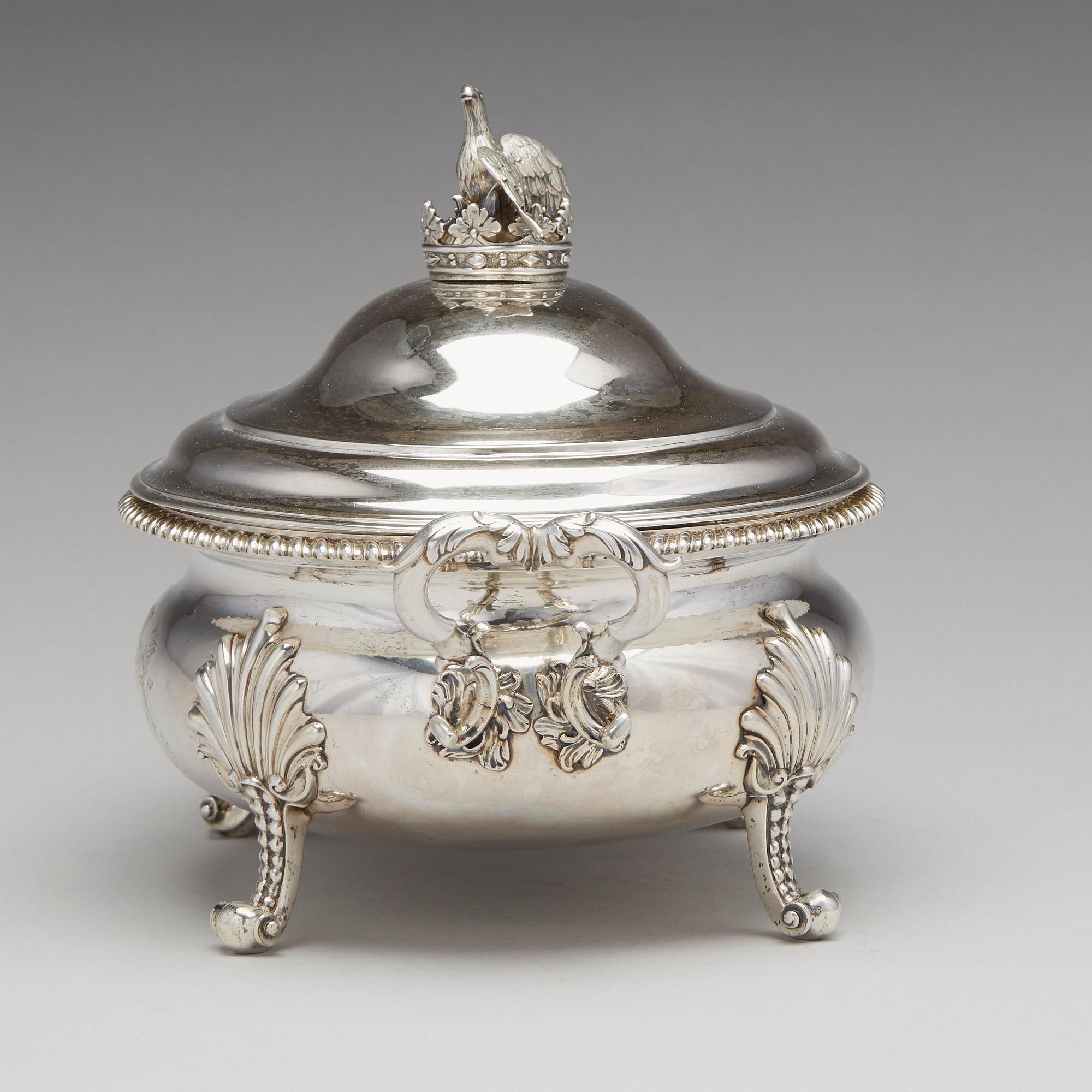 Peter Archambo II och Peter Meure, terrin, silver, London 1753. Rokoko.