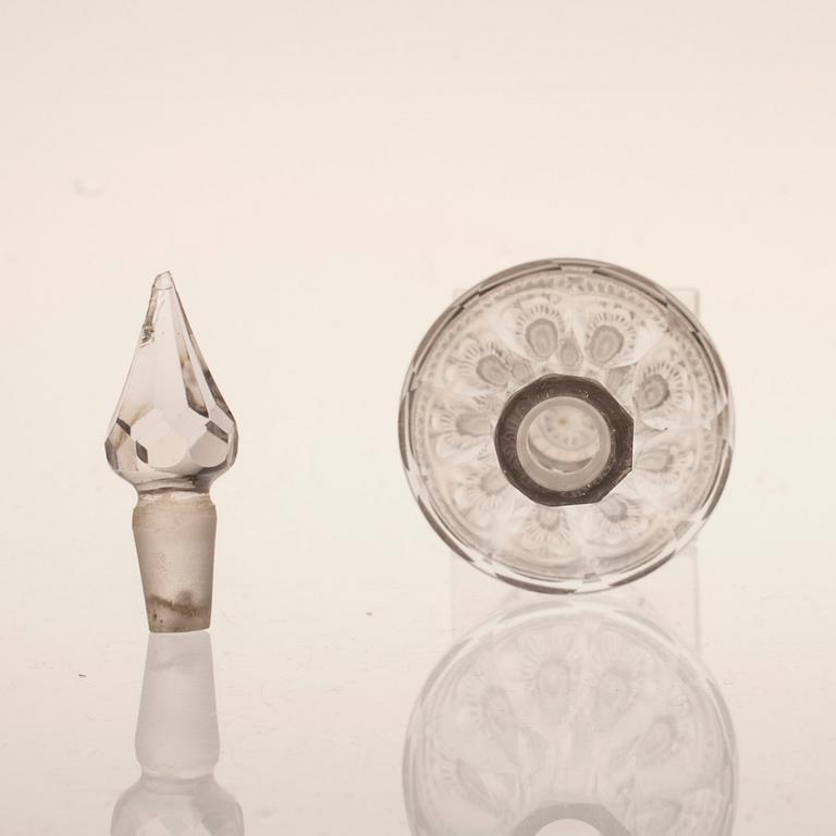 PARTI GLASFÖREMÅL, 5 delar, 1700/1800-tal.