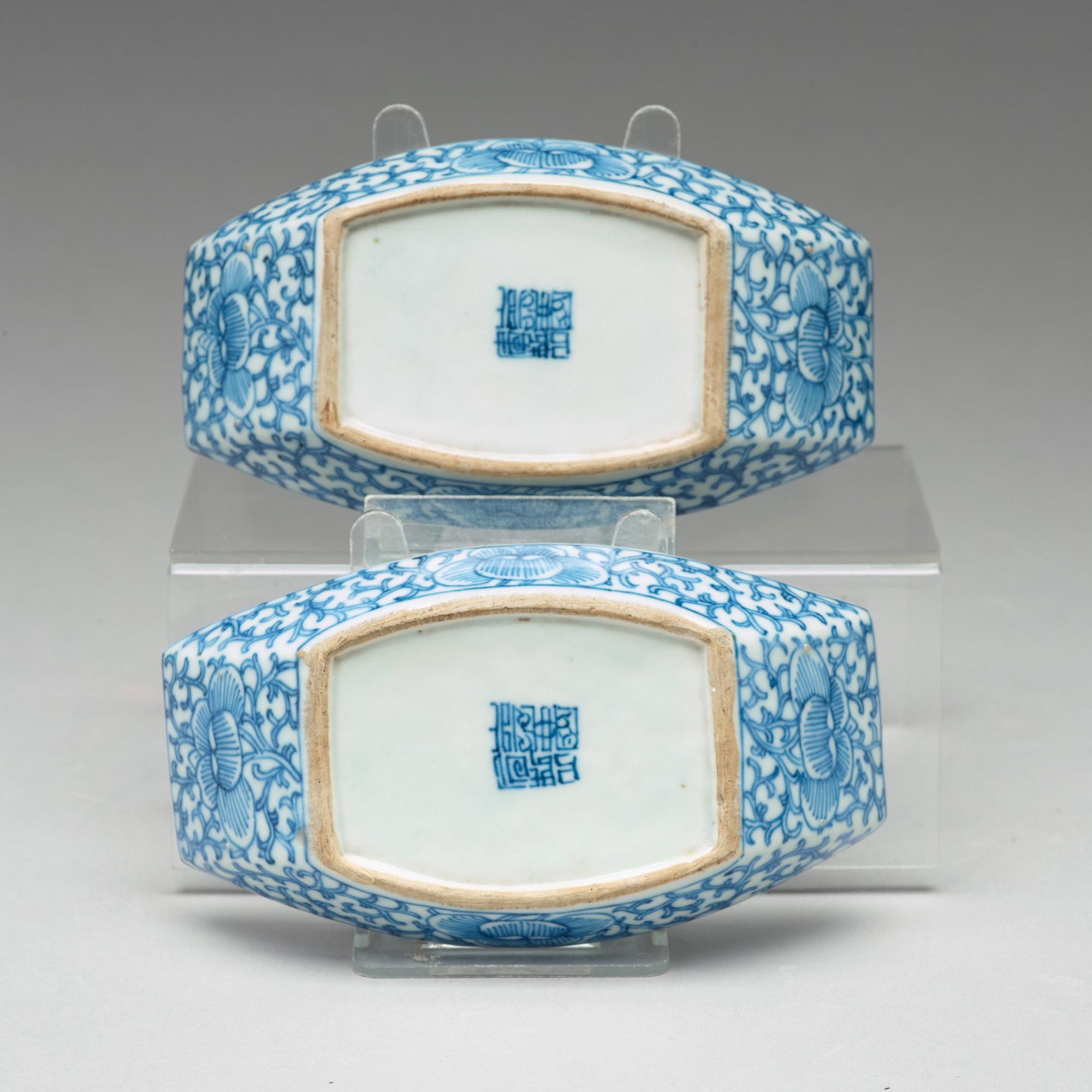 A pair of blue and white teaboats, Qing dynasty, 19th Century.