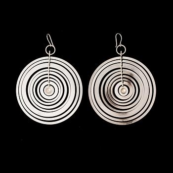 TAPIO WIRKKALA, örhängen "silvermåne", silver.  Kultakeskus 1971.