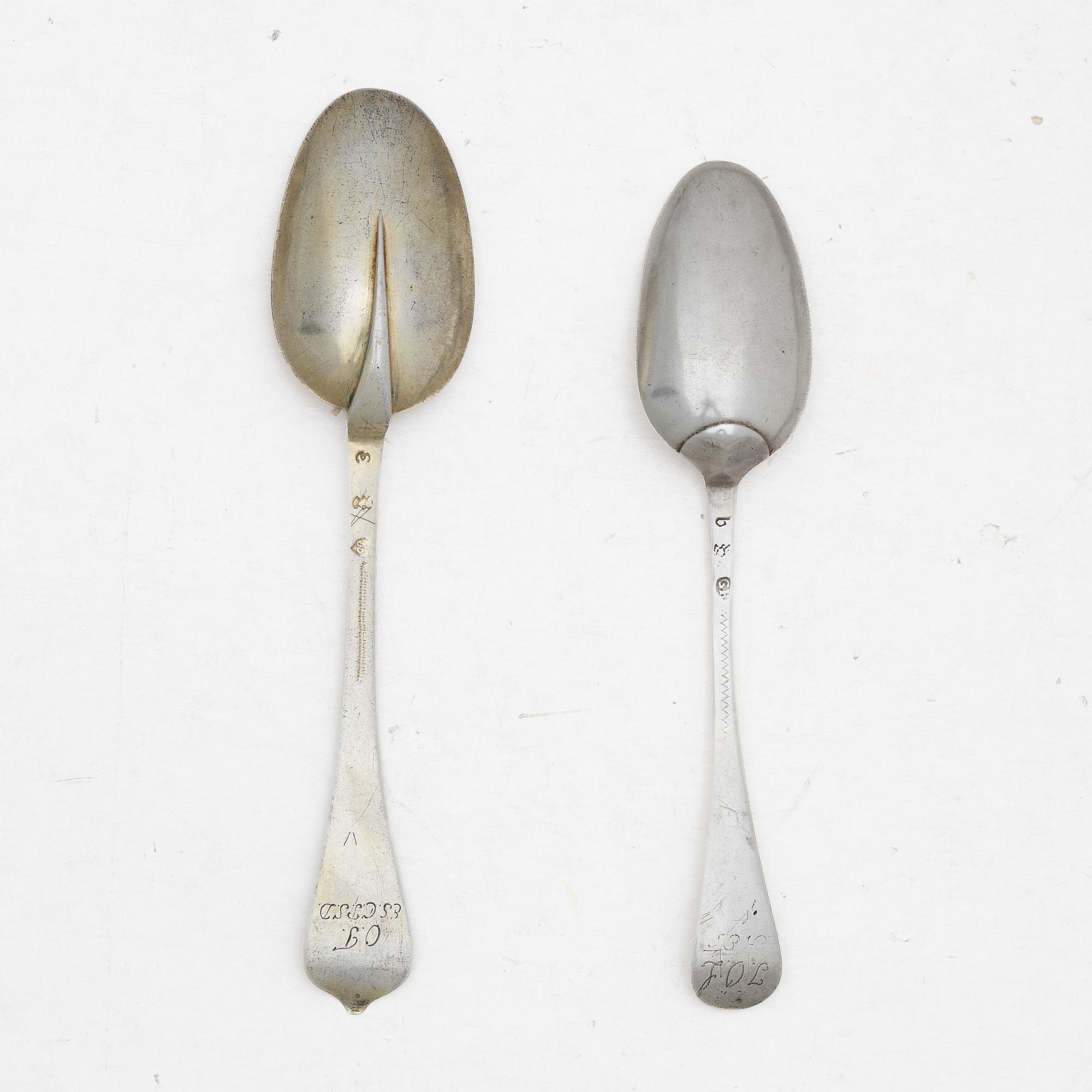 Råttsvanssked samt matsked, silver, Stockholm, 1700-talets första hälft.