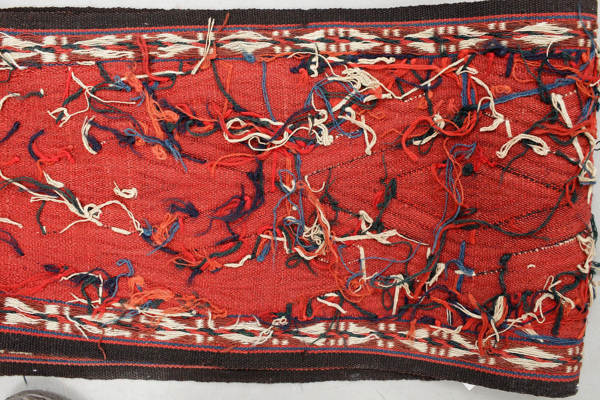 TÄLTBAND. Semiantikt Asiatiskt. Ca 35 x 1640 cm.