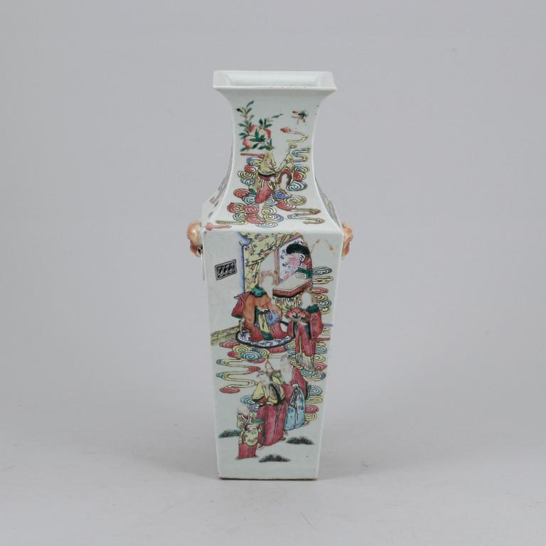 VAS, porslin, Kina, 1800-tal.