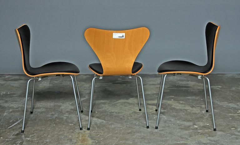 STOLAR, 8 st. Arne Jacobsen för Fritz Hansen. "7:an".